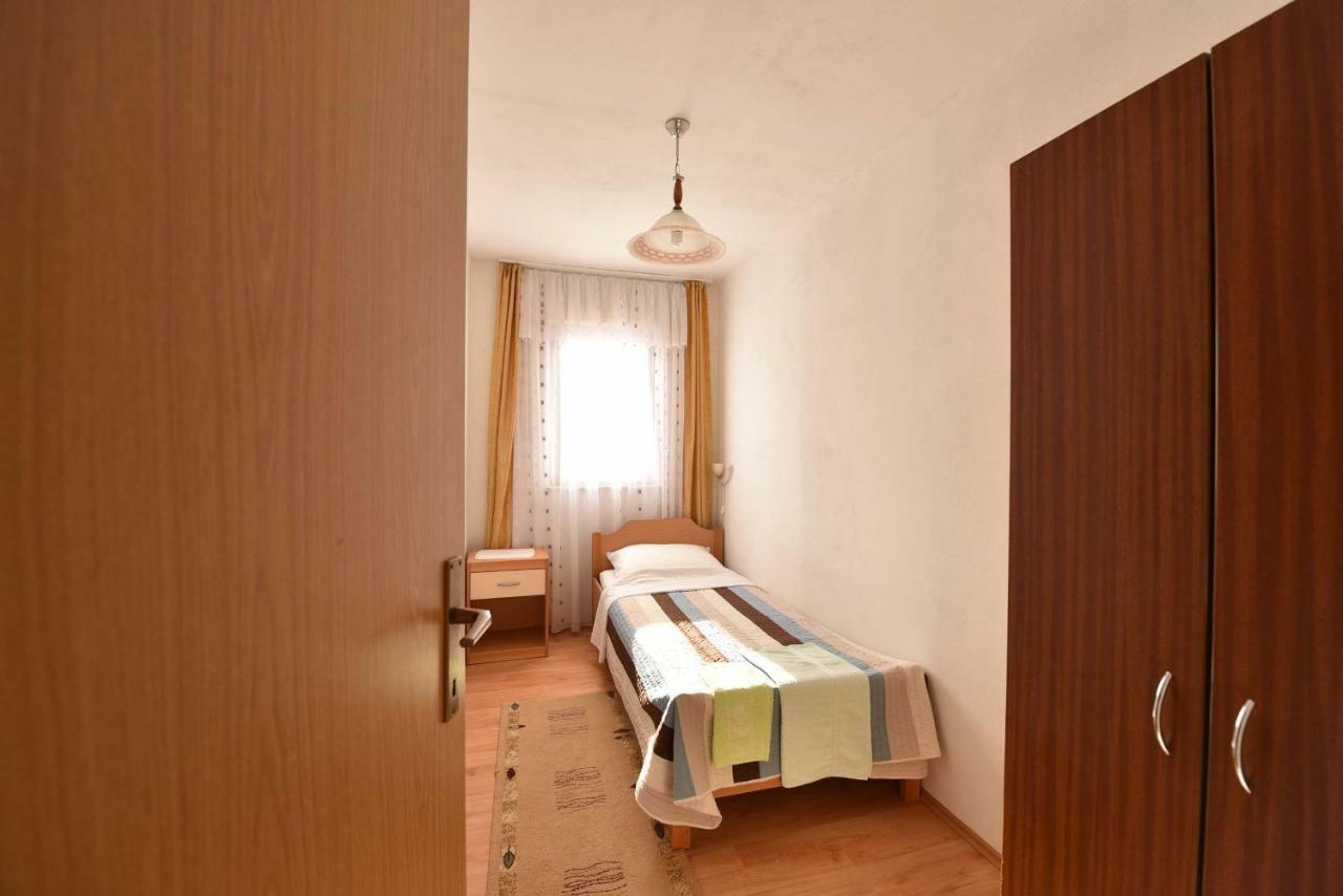 Apartmani Marko Gdinj Exterior photo