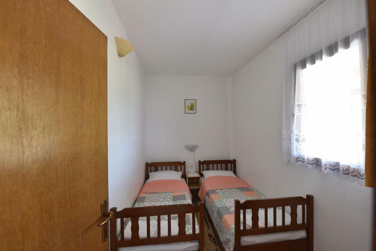 Apartmani Marko Gdinj Exterior photo