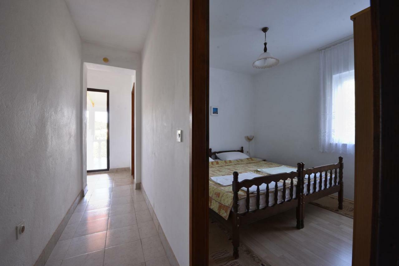 Apartmani Marko Gdinj Exterior photo